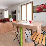 Osteglio 15f - Viola Apartment *