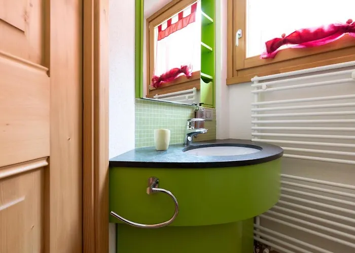 Apartament Osteglio 15f - Viola